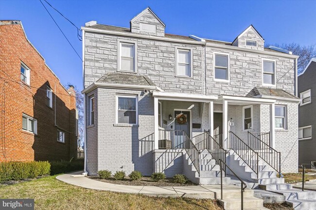Building Photo - 50 53rd St SE Rental