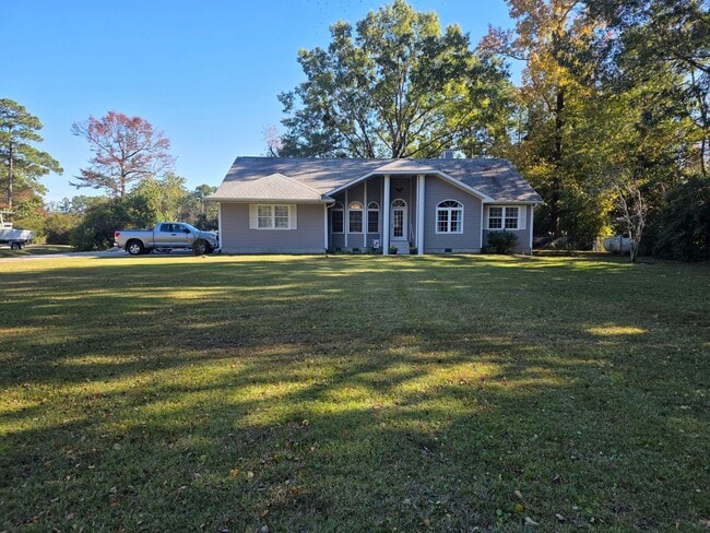 Photo - Beautiful 3 bedroom, 2 bath house with one...