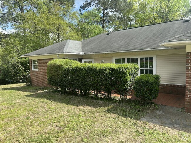 Building Photo - 1011 Ave Of Pines Rental