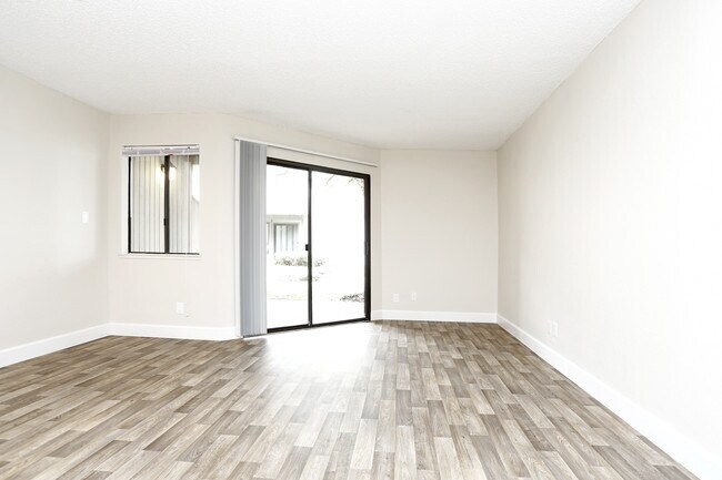0BR,1BA-525SQ