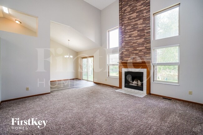 Photo - 1558 Royal Oak Dr