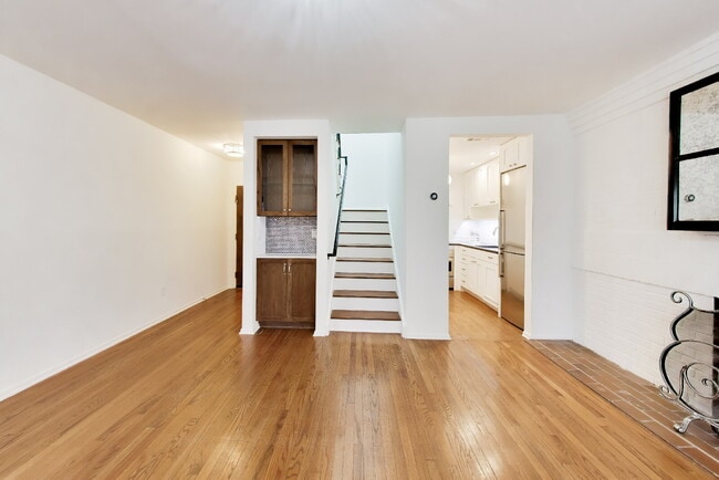 Photo - Bright 16th St Condo + Parking Unidad #14