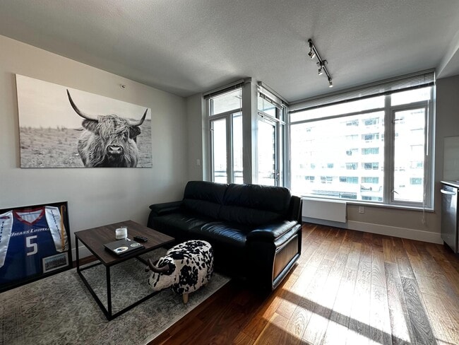 Building Photo - 111 13th St E