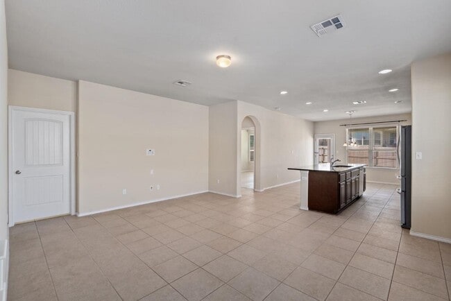 Photo - 119 Buescher Cove