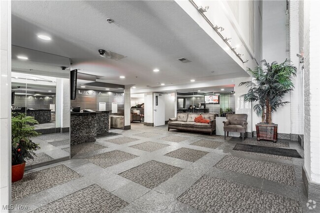 Building Photo - 1237 Washington Ave Unit 402 Rental