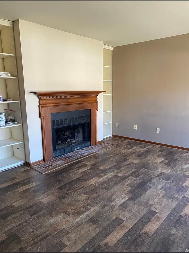 Living room - 773 Kenmare Pkwy