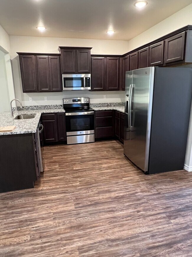 145-147 Village North Circle