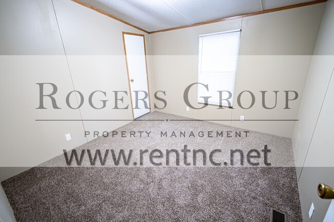 Photo - 505 Tower Ln