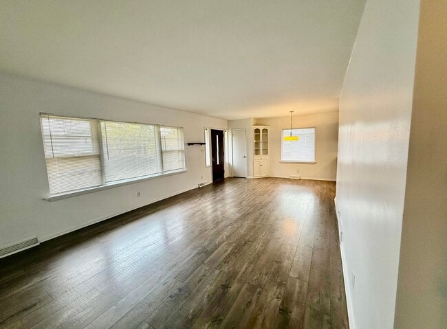 Photo - Brick Ranch in Forest Hills