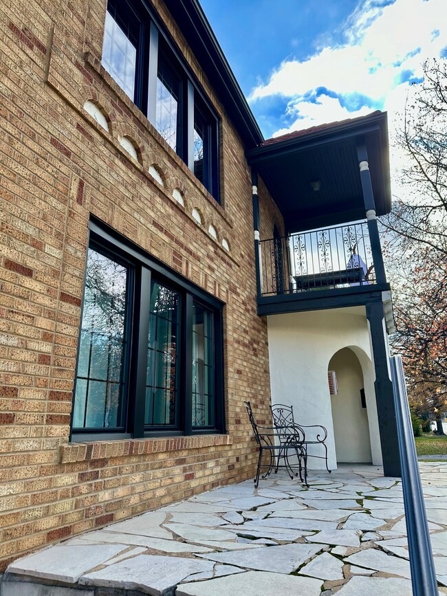 Photo - 408 S Hanley Rd Unit 1