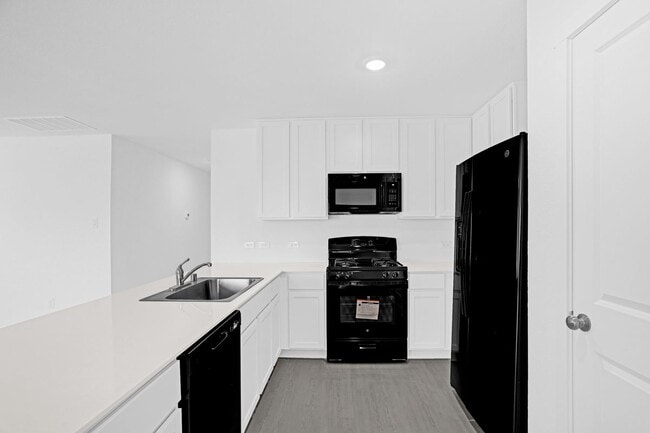 Photo - 803 Ginkgo Wy