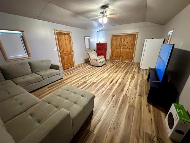 Photo - 900 W Avenue F