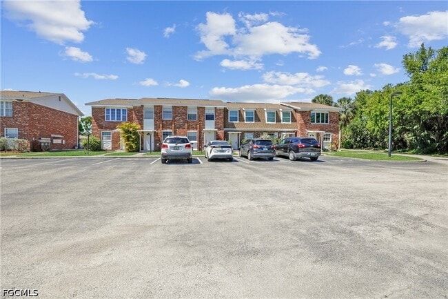 Building Photo - 864 Courtington Ln