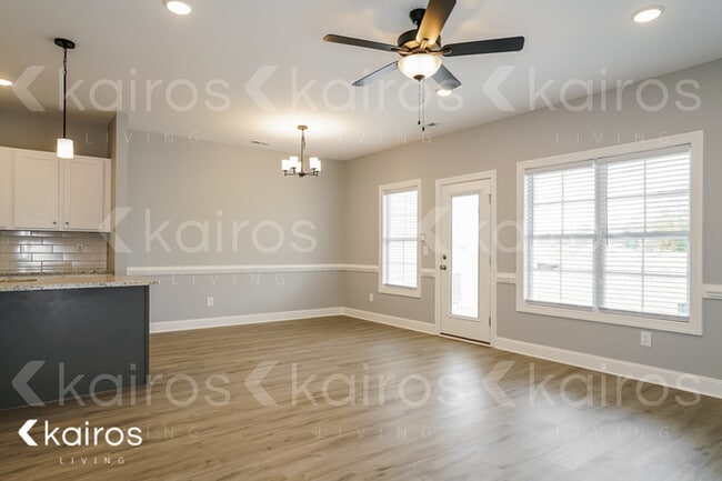 3708 Oak Leaf Wy