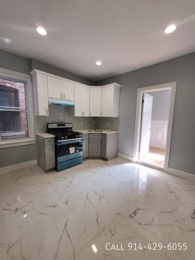 Photo - 114 S 6th Ave