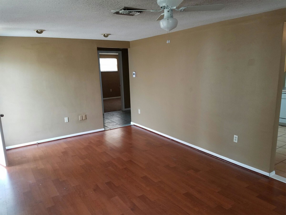 Photo - 7043 Stone Rd