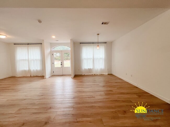 Photo - Beautiful Lake View 3 Bedroom Home in Crestview!