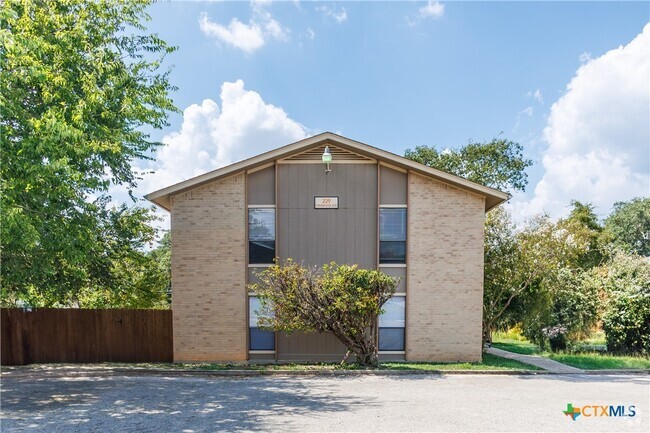 Building Photo - 229 Craddock Ave Unit B Rental