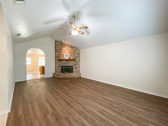 Photo - 1663 Lantana Cir