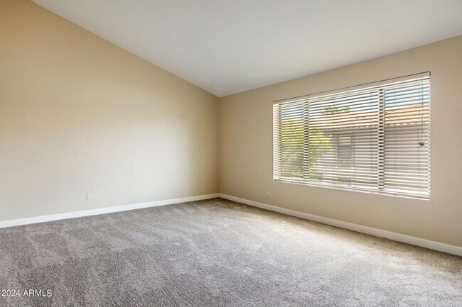 Photo - 1402 E Guadalupe Rd Unit 211