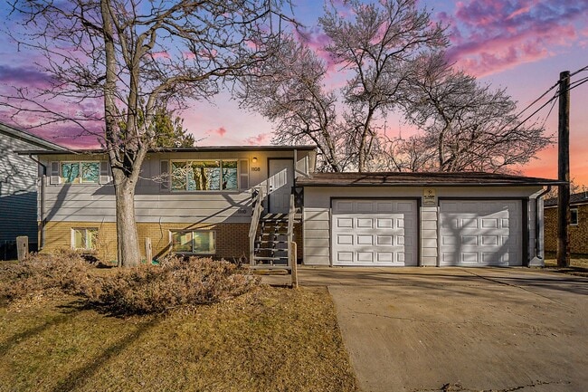 Building Photo - 1108-1110 Ponderosa Dr