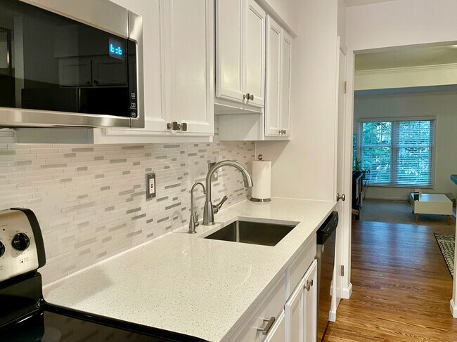 Photo - 5023 Domain Pl