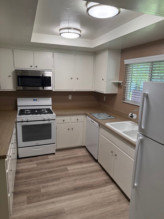 Kitchen Stove and Microwave