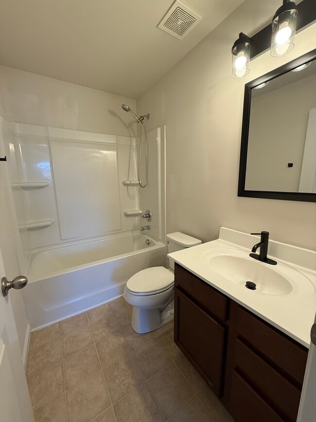 Photo - 704 Braeswood St