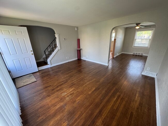 Photo - 124 Spangler Rd NE