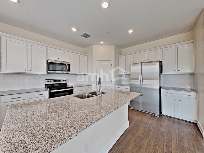 Photo - 5949 W Columbine Dr
