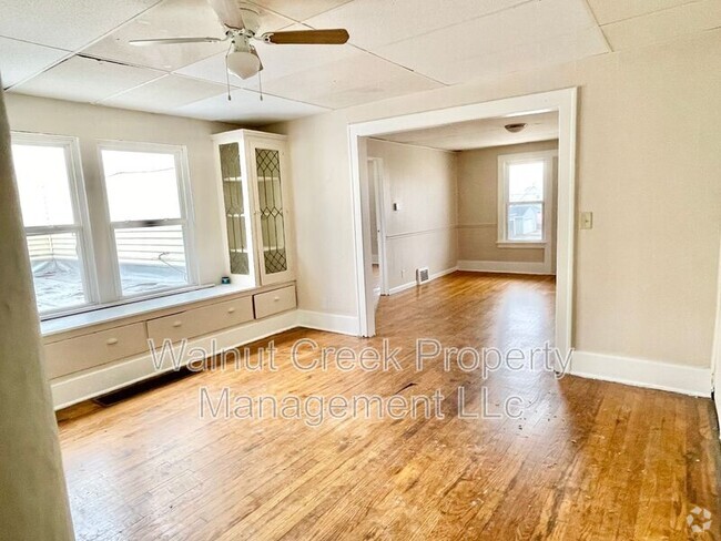 Building Photo - 810 E Erie Ave Unit #4 Rental