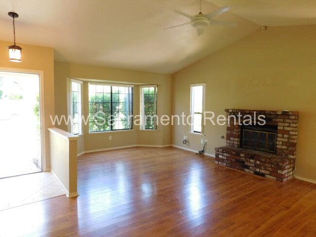 Photo - 7452 Santa Susana Way