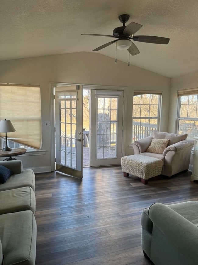 Photo - "Charming Home for Rent on the River in Scenic Clifton – Tranquil Living Awaits!"