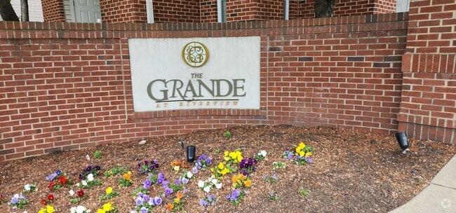 Building Photo - The Grande in Conshohocken condo available...