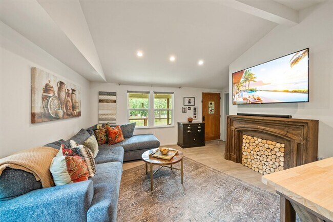 Photo - 11045 Woodview