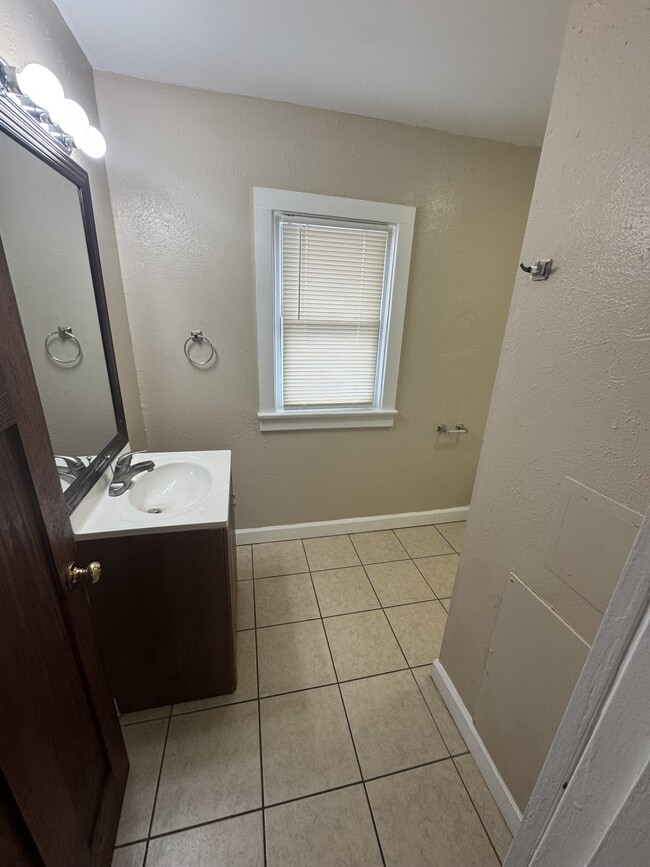 Photo - 2345 Airport Hwy