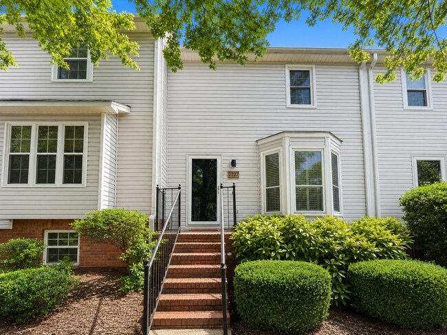 Building Photo - "Charming 2-Bed Oasis with Hardwood Floors & Finished Basement in the Heart of Highland Park"