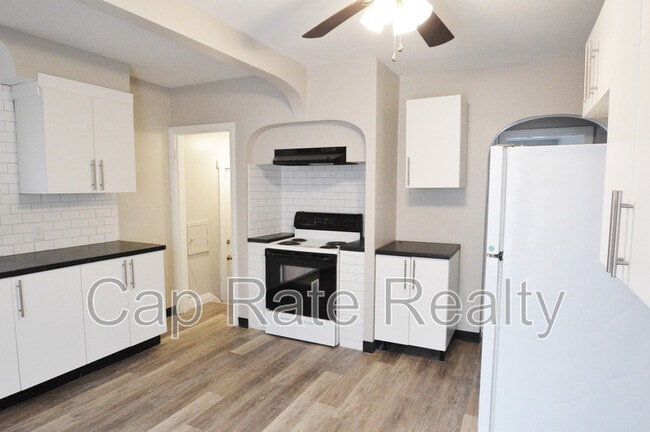 Photo - 1366 Duxberry Ave