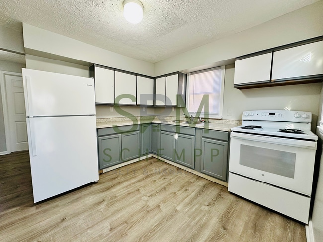 Photo - 2 bedroom home in South Louisville now available!