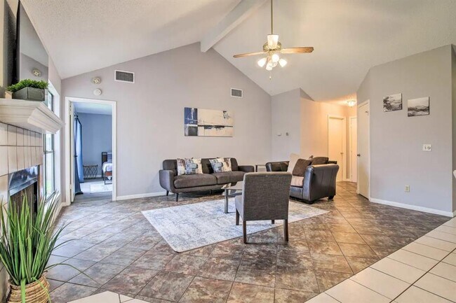 Photo - 906 Elmwood Trail