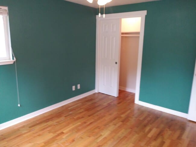 Photo - 4715 25th Ave SE
