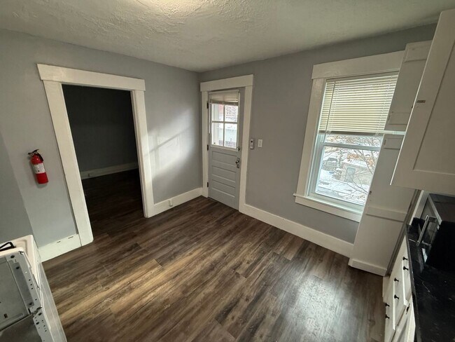 Photo - Third floor, 2 bed/1 bath, West Manchester $1700 Unidad 204-3 Douglas