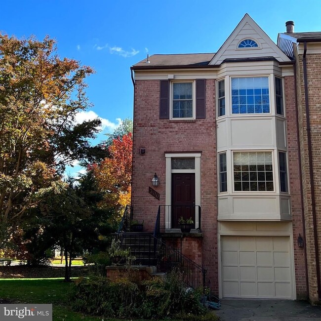 BEAUTIFUL END UNIT TH NEAR DOWNTOWN ROCKVILLE - BEAUTIFUL END UNIT TH NEAR DOWNTOWN ROCKVILLE House