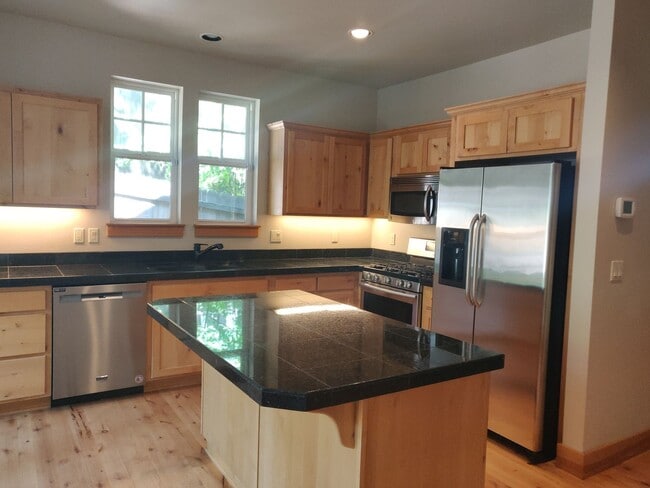 Photo - Charming 3x2.5 Modern Craftsman Home in NW...