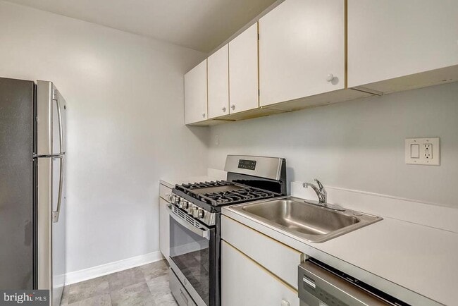 Photo - 4201 Cathedral Ave NW Unit 1218E
