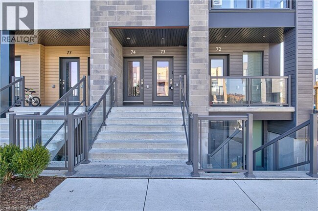 Photo - 261 Woodbine Ave