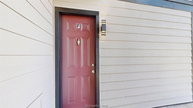 Photo - 806 Oran Cir Unidad F