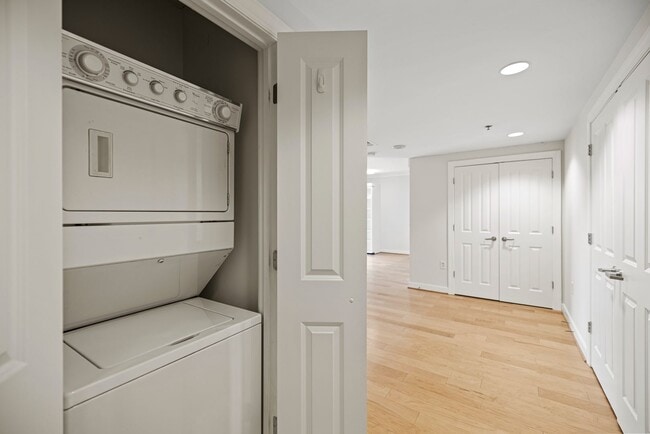 Photo - 777 7th St NW Unit 934