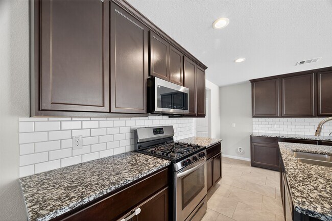 Photo - 718 Harvest Bluff Dr