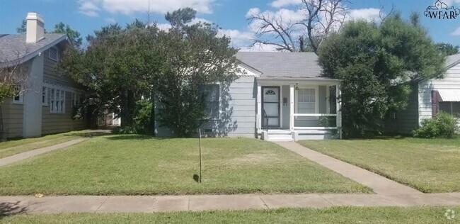 Building Photo - 1310 Buchanan St Rental